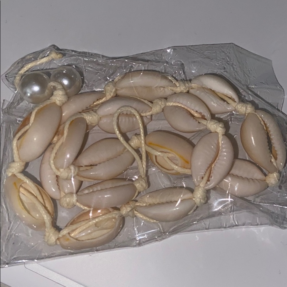 shell necklace